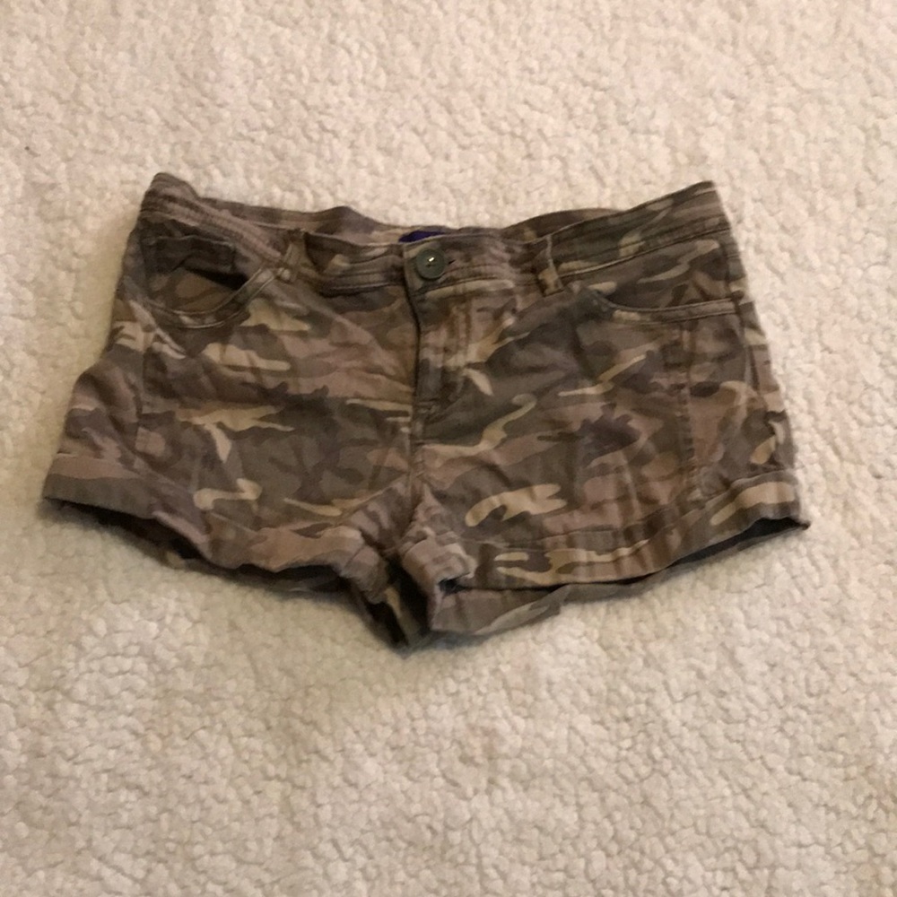 Miley Cyrus camo shorts